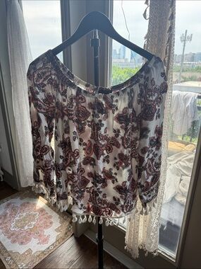Signature Studio White Off-Shoulder Paisley Tunic with Tassel Hem